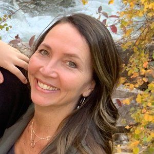 Meet your Posher, Karina!